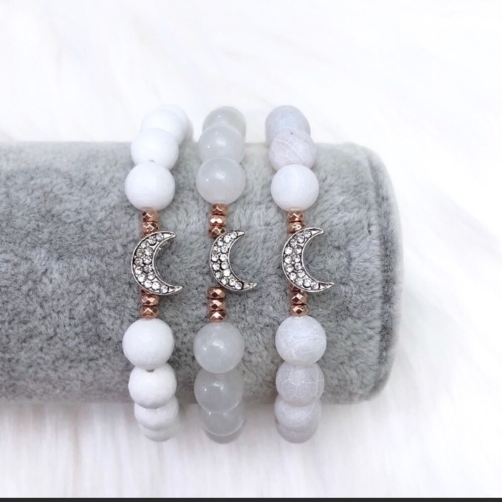 🎉3XHP🎉 White Jade Rose Gold Moon Bracelet